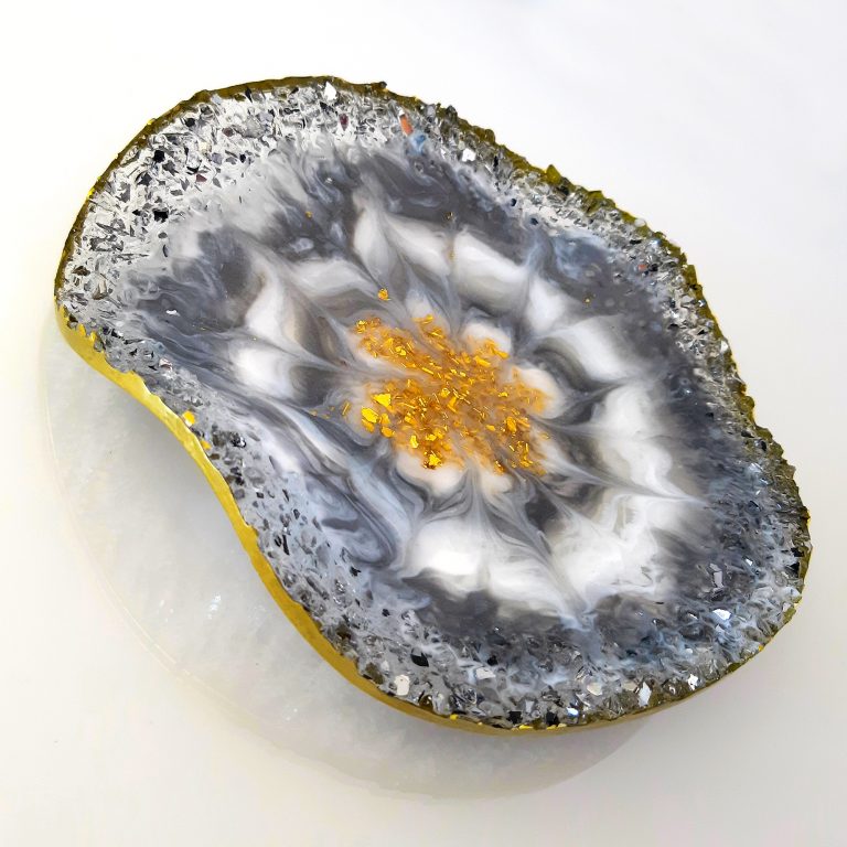 decorazioni-piattino-argento-oro-tavolo-soggiorno-moderno-decoro-bello-2